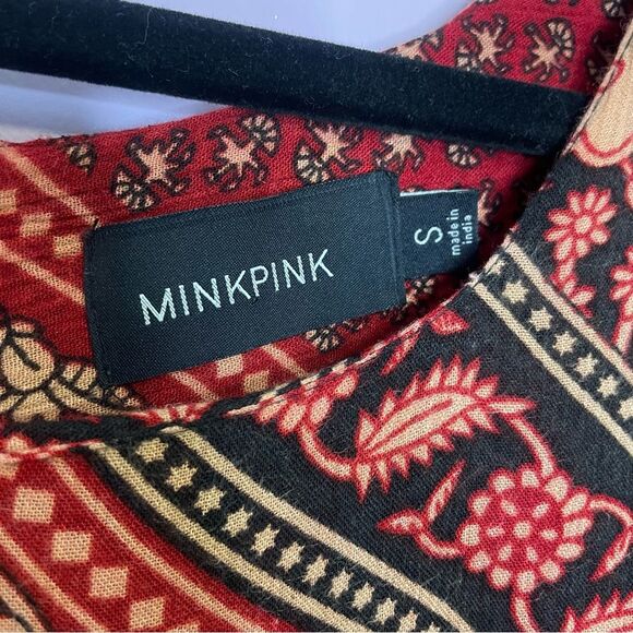MinkPink Mini Dress Short Sleeve Boho Red Black Floral Patchwork Size Small - Picture 4 of 8